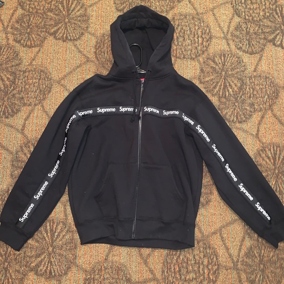 Supreme Printed Hoodie”